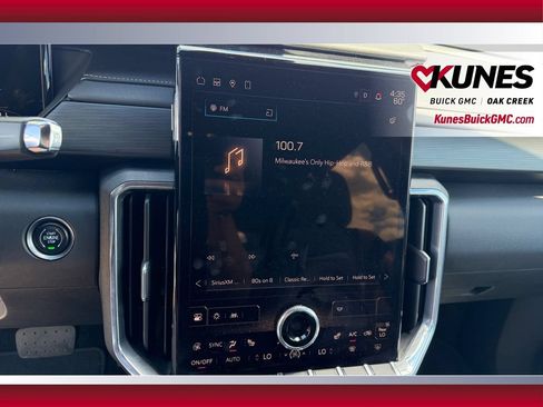 Used 2024 GMC Acadia Elevation AWD/4WD image 23