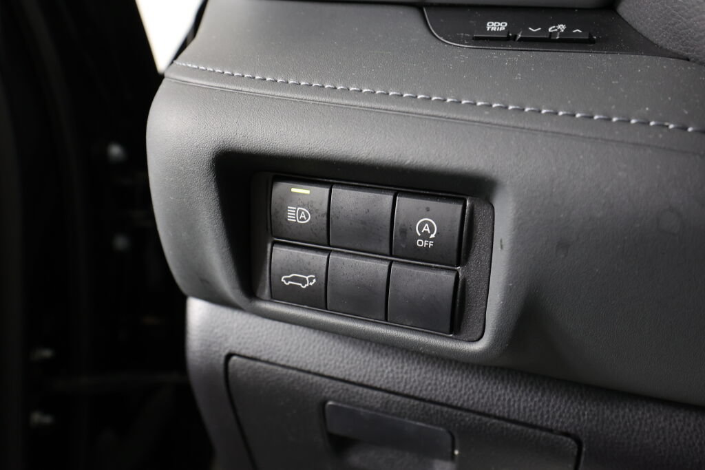 Used 2023 Toyota Highlander XLE AWD/4WD image 33
