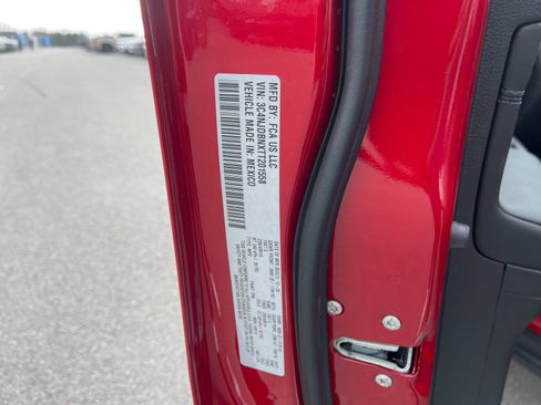 New 2026 Jeep Compass Latitude image 32