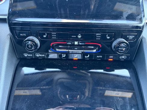 Used 2025 Jeep Grand Cherokee Limited AWD/4WD image 29
