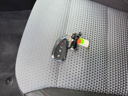 Used 2025 Chevrolet Trax LT image 21