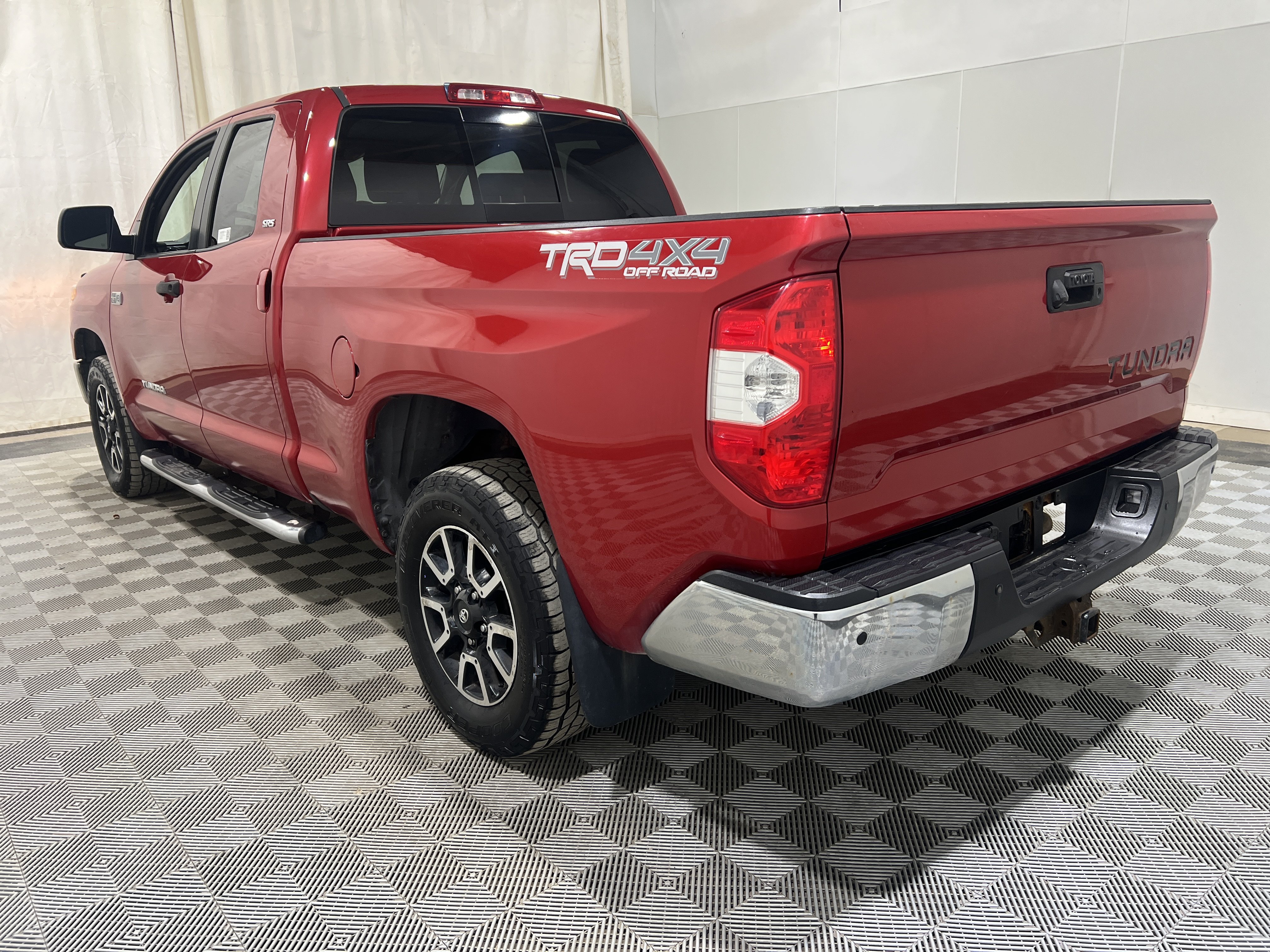 Used 2017 Toyota Tundra SR5 AWD/4WD image 2