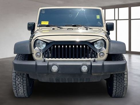 Used 2018 Jeep Wrangler Sport AWD/4WD image 2