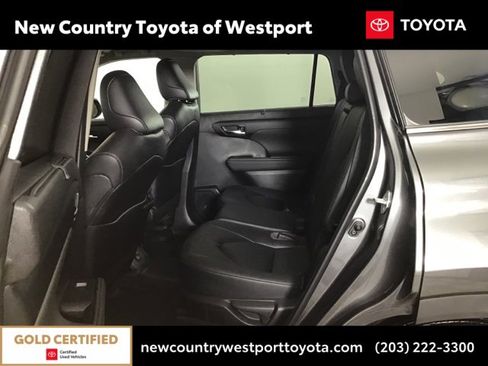 Certified 2023 Toyota Highlander XLE image 18