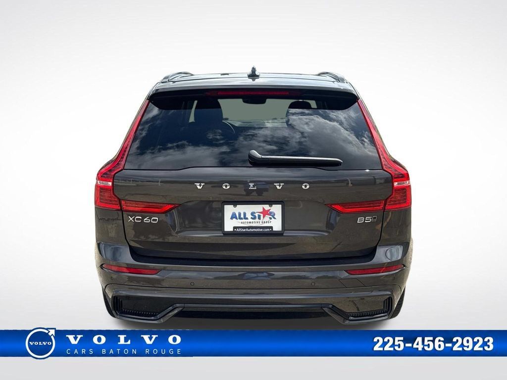 Used 2025 Volvo XC60 B5 Plus AWD/4WD image 8