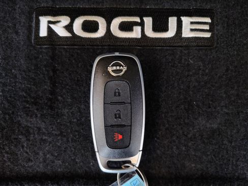Used 2023 Nissan Rogue S FWD image 29