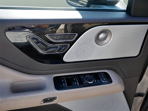 Used 2023 Lincoln Aviator Reserve w/ Equipment Group 201A image 20