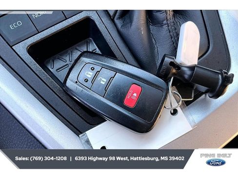 Used 2024 Toyota RAV4 XLE FWD image 10