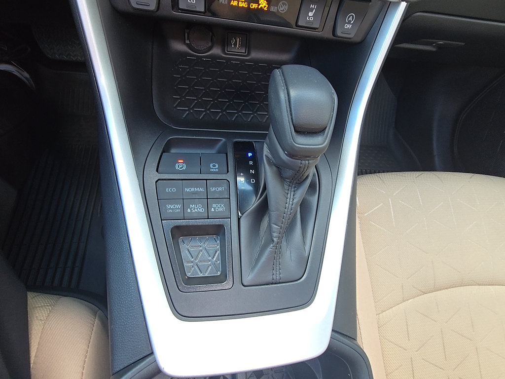Certified 2024 Toyota RAV4 XLE w/ Convenience Package AWD/4WD image 17