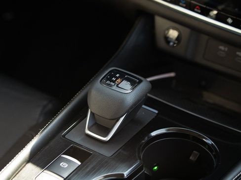 Used 2025 Nissan Rogue Platinum w/ Platinum Premium Package image 36