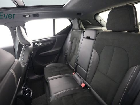 Used 2021 Volvo XC40 P8 Recharge w/ Advanced Package image 24