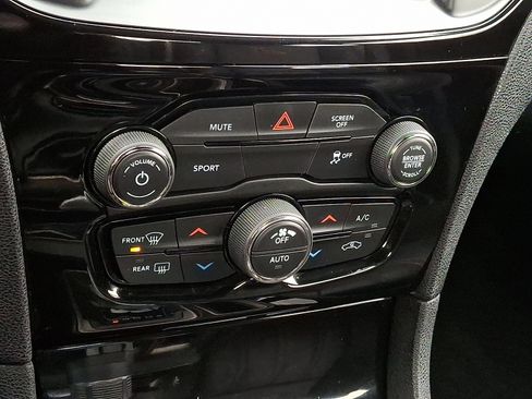 Used 2019 Chrysler 300 S w/ 300S Alloy Package image 13