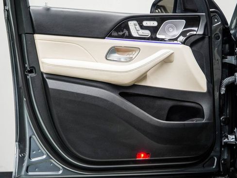 Used 2023 Mercedes-Benz GLE 450 4MATIC w/ Premium Package image 28