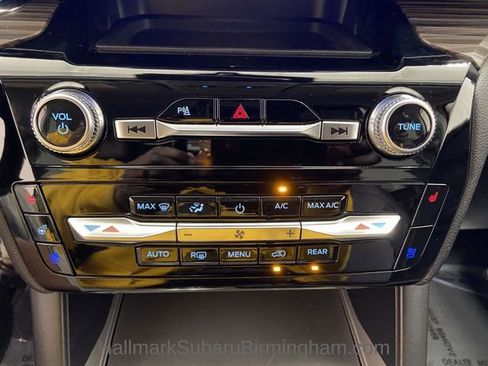 Used 2023 Ford Explorer Limited image 19