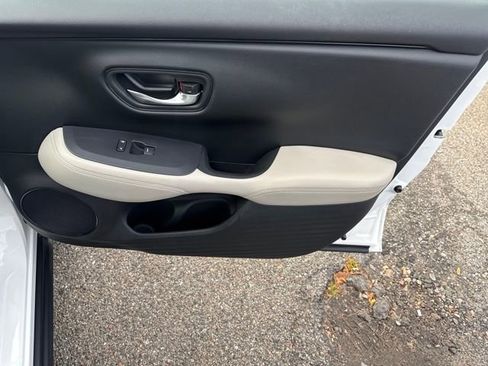 Certified 2023 Honda HR-V LX image 20