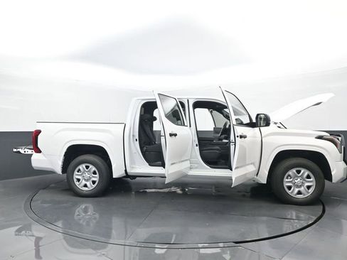 New 2026 Toyota Tundra SR image 30