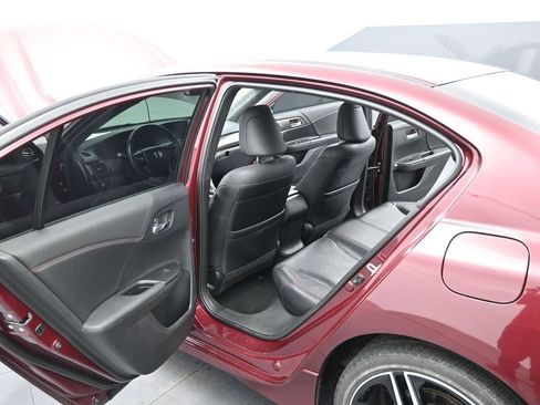 Used 2017 Honda Accord Sport Special Edition image 12