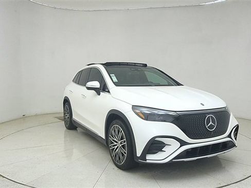 Used 2023 Mercedes-Benz EQE 500 4MATIC SUV w/ Exclusive Trim Package image 63