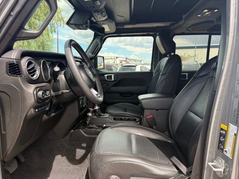 Used 2023 Jeep Wrangler Unlimited Sahara w/ Safety Group AWD/4WD image 15