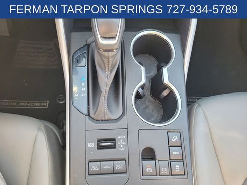 Used 2023 Toyota Highlander XLE image 29
