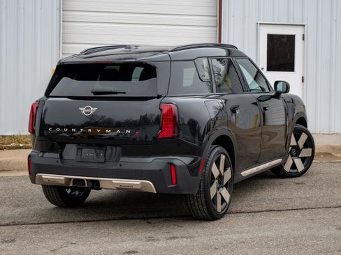 Used 2025 MINI Cooper Countryman S w/ Comfort Package Max image 7