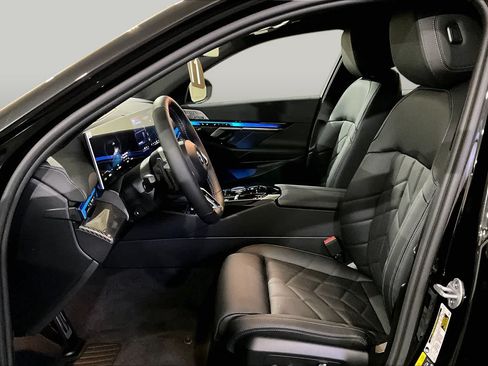 New 2026 BMW i5 M60 AWD/4WD image 13