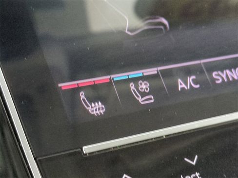 Used 2023 Audi Q7 3.0T Prestige image 28