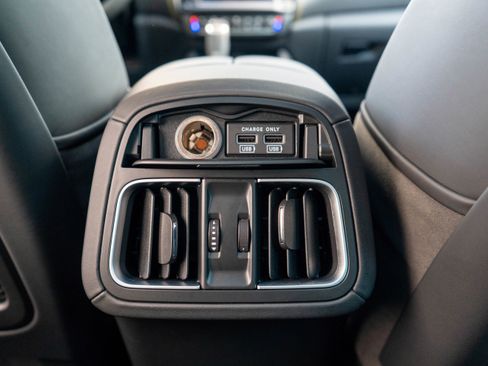 Used 2022 Maserati Levante F Tributo image 37