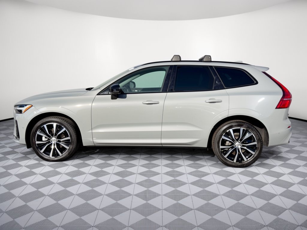 Certified 2024 Volvo XC60 B5 Plus AWD/4WD image 2
