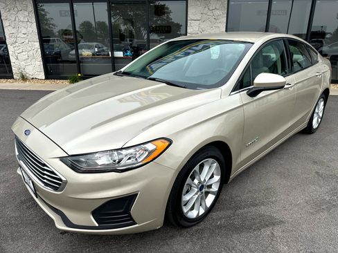Used 2019 Ford Fusion SE image 11