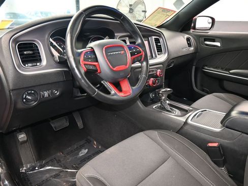 Used 2019 Dodge Charger SXT image 13