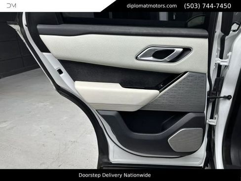Used 2018 Land Rover Range Rover Velar R-Dynamic SE AWD/4WD image 27