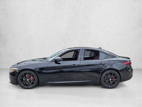 Used 2020 Alfa Romeo Giulia w/ Nero Edizione RWD image 8
