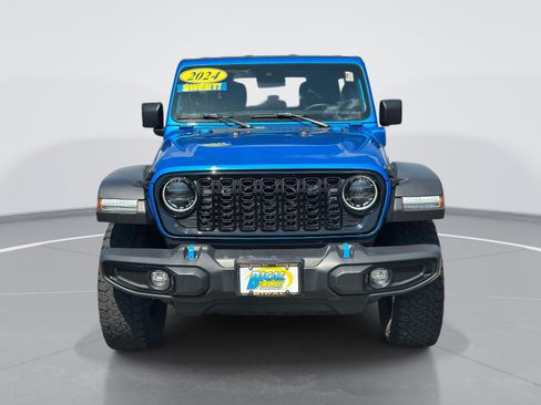 Used 2024 Jeep Wrangler Unlimited AWD/4WD image 2
