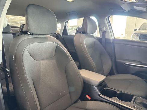 Used 2025 Kia K4 FWD image 28