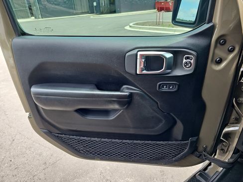 Used 2020 Jeep Gladiator Sport w/ Quick Order Package 24S AWD/4WD image 28