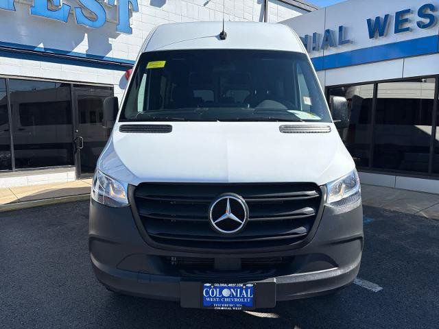 Used 2024 Mercedes-Benz Sprinter 2500 image 2