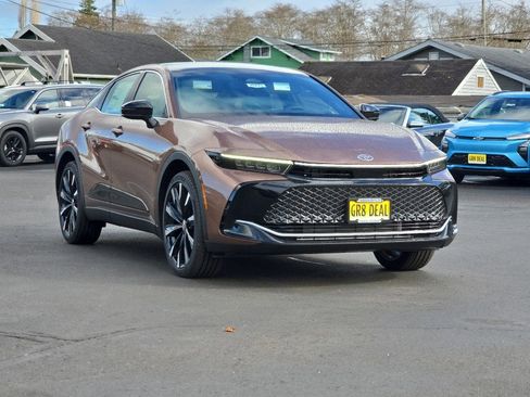 New 2026 Toyota Crown Platinum image 2