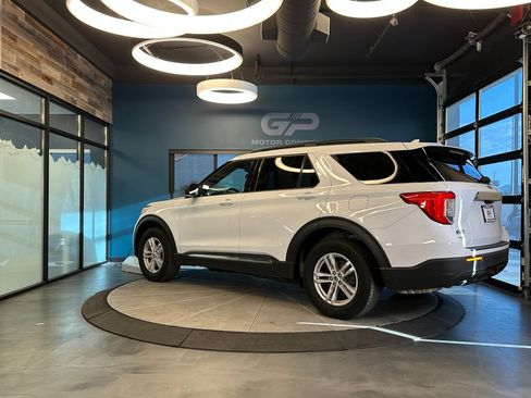 Used 2020 Ford Explorer XLT w/ Comfort Package AWD/4WD image 5