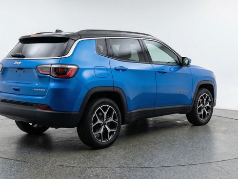 Used 2025 Jeep Compass Limited AWD/4WD image 9