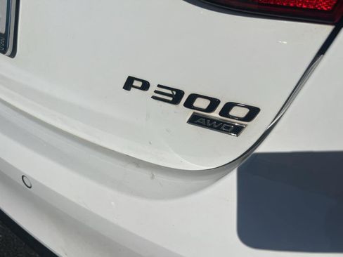 Used 2021 Jaguar XF R-Dynamic SE image 6