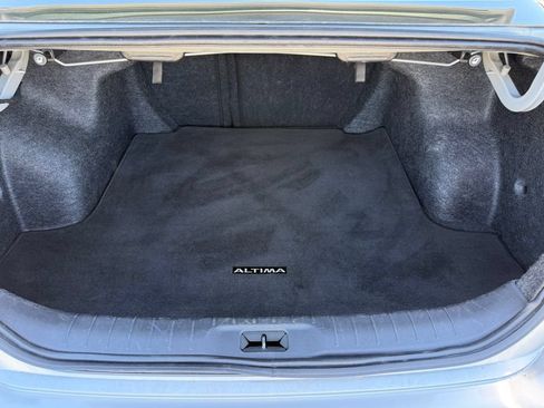Used 2024 Nissan Altima 2.5 SV FWD image 18