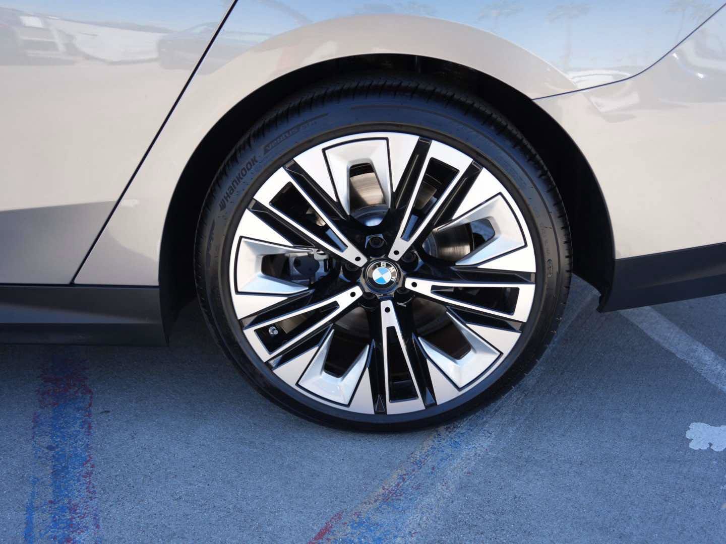 Used 2026 BMW 540i xDrive AWD/4WD image 6