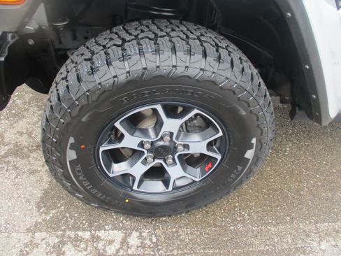 Used 2022 Jeep Wrangler Unlimited Rubicon AWD/4WD image 10