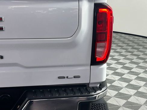 Used 2023 GMC Sierra 1500 SLE image 13