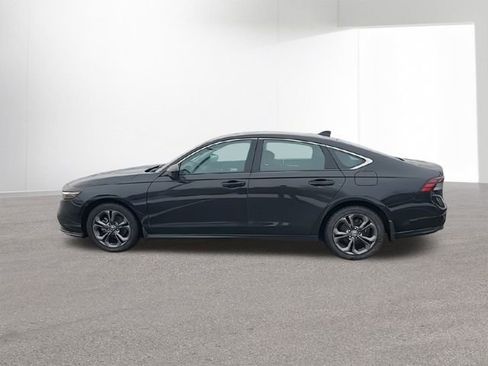 Used 2023 Honda Accord EX image 5