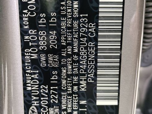 Used 2023 Hyundai Elantra Limited image 36