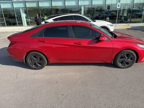 Certified 2022 Hyundai Elantra SEL image 8