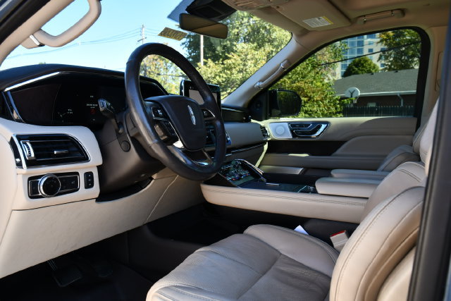 Used 2019 Lincoln Navigator Reserve AWD/4WD image 17
