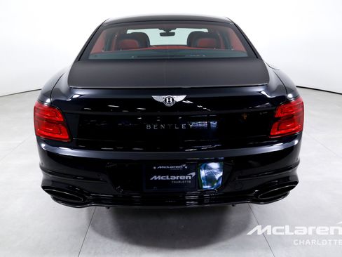 Used 2023 Bentley Flying Spur W12 image 7